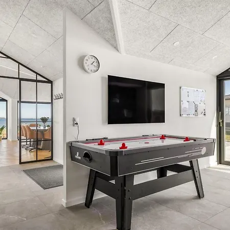 Catalina - 30m From The Sea By Interhome *