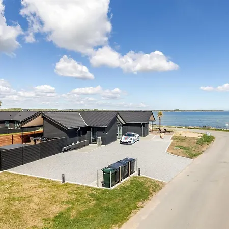 Catalina - 30m From The Sea By Interhome Sjolund