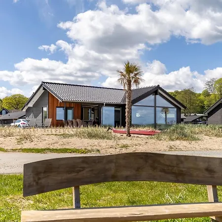 Catalina - 30m From The Sea By Interhome