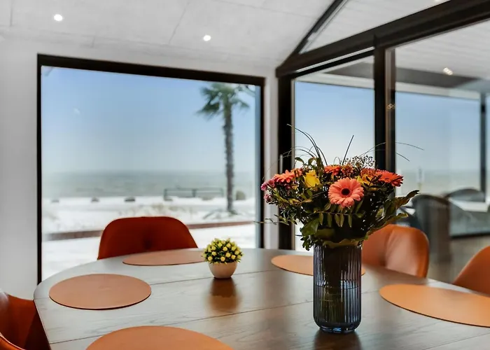 Catalina - 30m From The Sea By Interhome